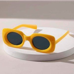 Yellow irregular fashion sunglasses